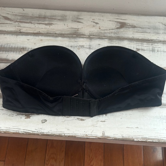 VS bombshell Black Strapless Bra size 34B - Picture 2 of 3